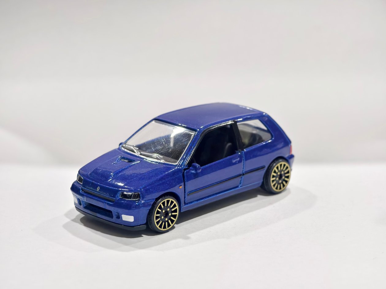 Renault Clio 16S Blue Loose