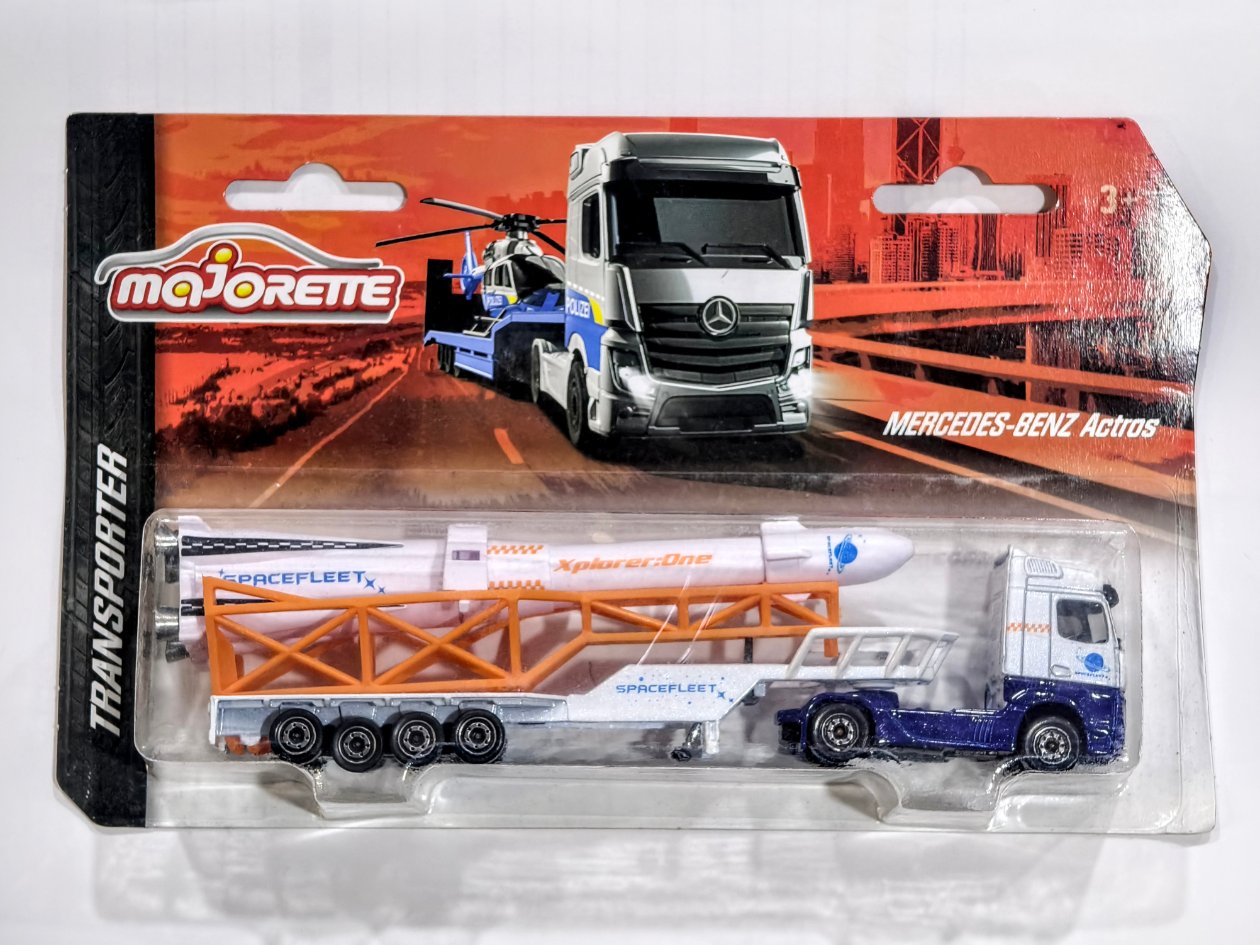 Mercedes-Benz Actros with Rocket Transporter