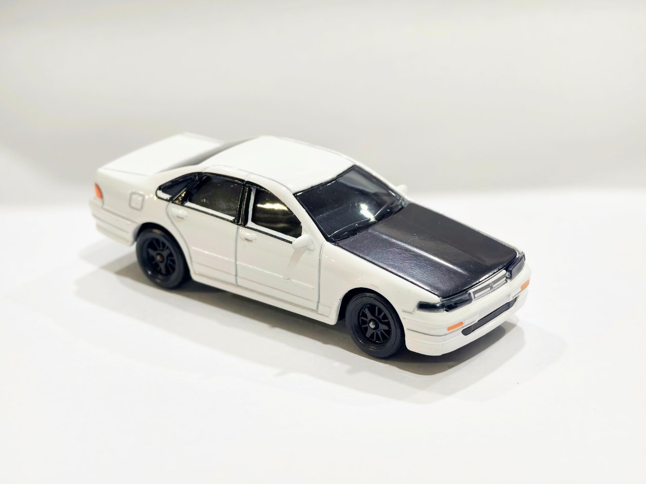Nissan Cefiro A31 White Loose
