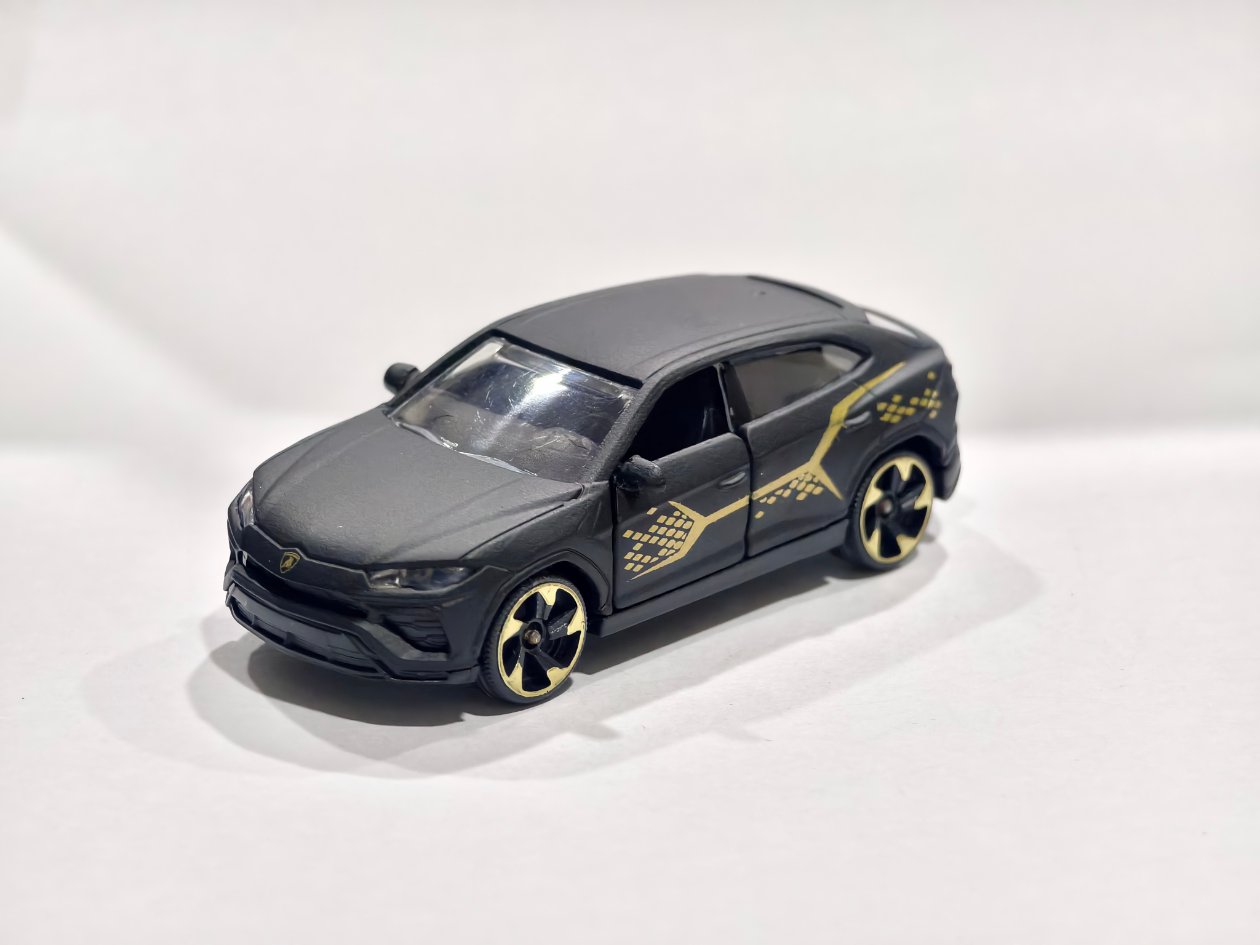 Lamborghini Urus Black Edition Loose
