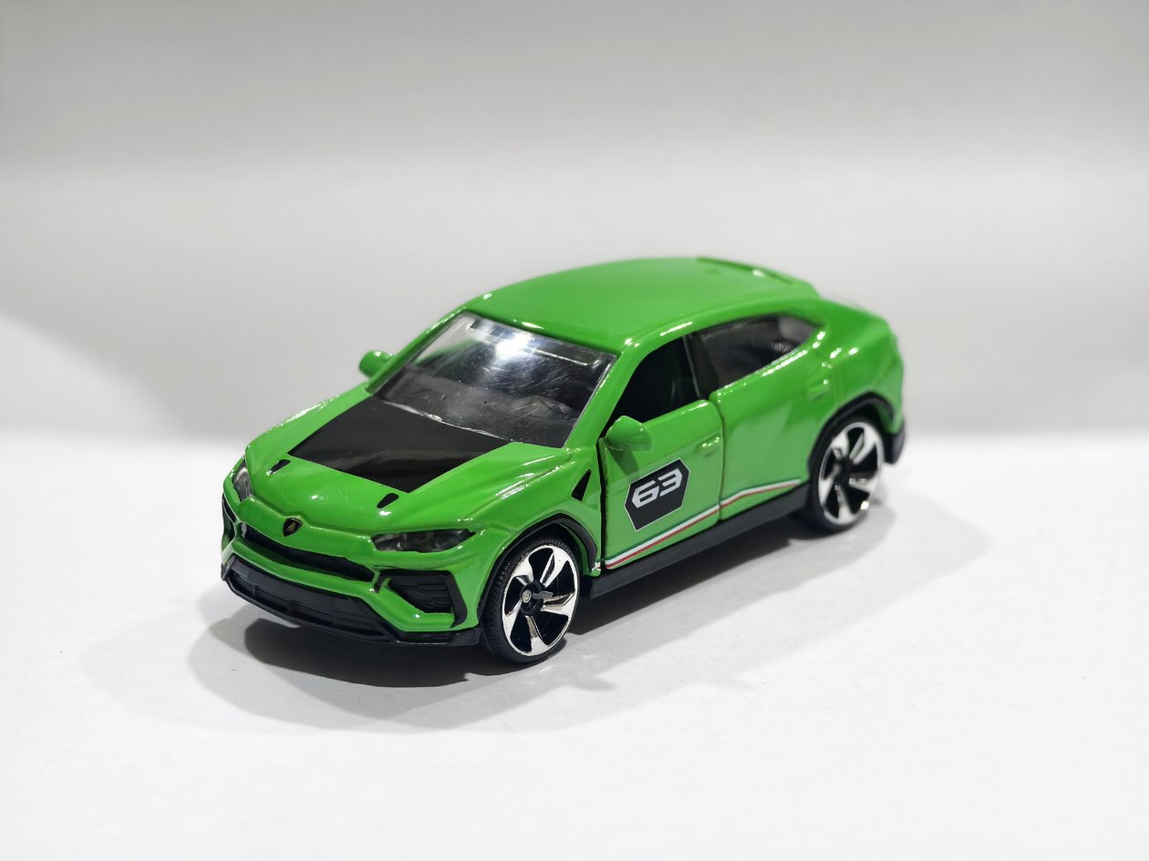 Lamborghini Urus Green Loose